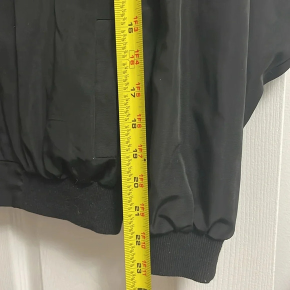 SHEIN XS oversized bomber jacket with embroidered feathers. - Picture 5 of 6